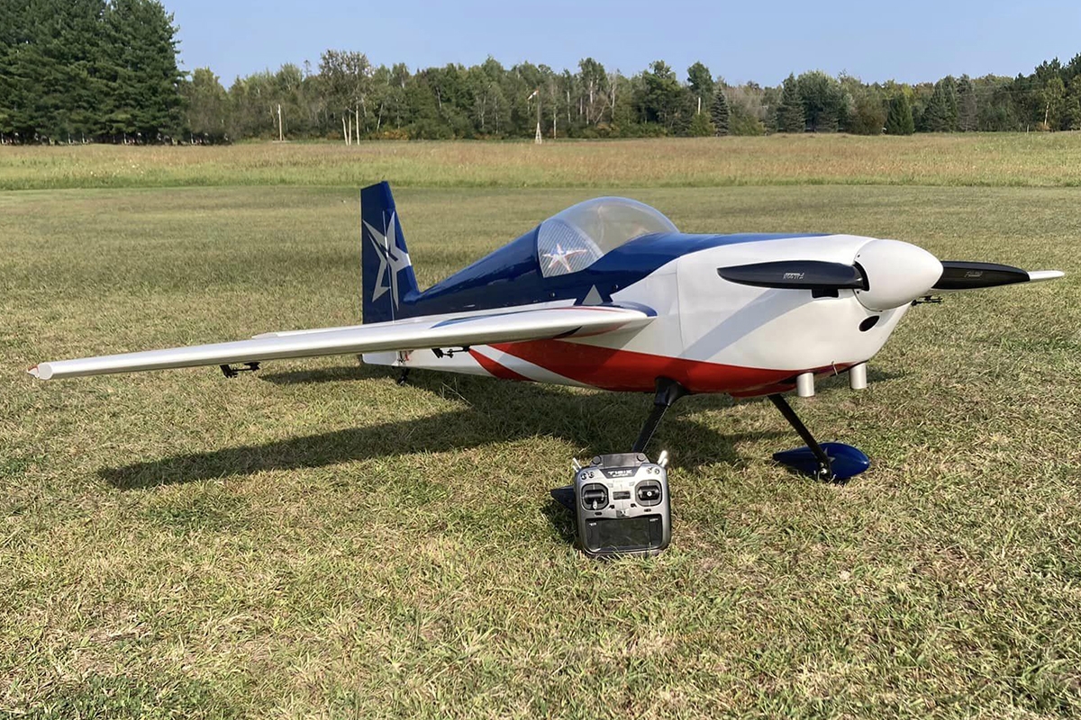 51" Slick 540 ARF - červená/modrá