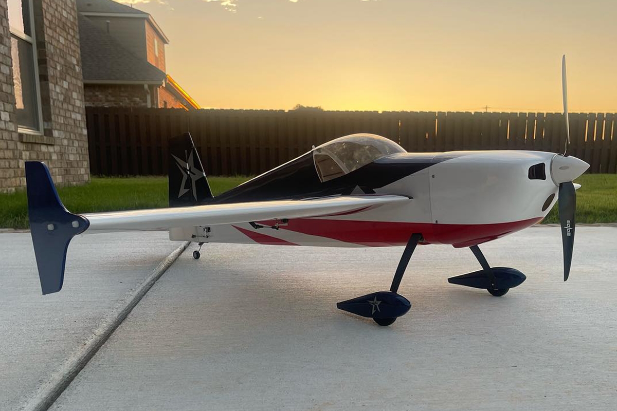 51" Slick 540 ARF - červená/modrá