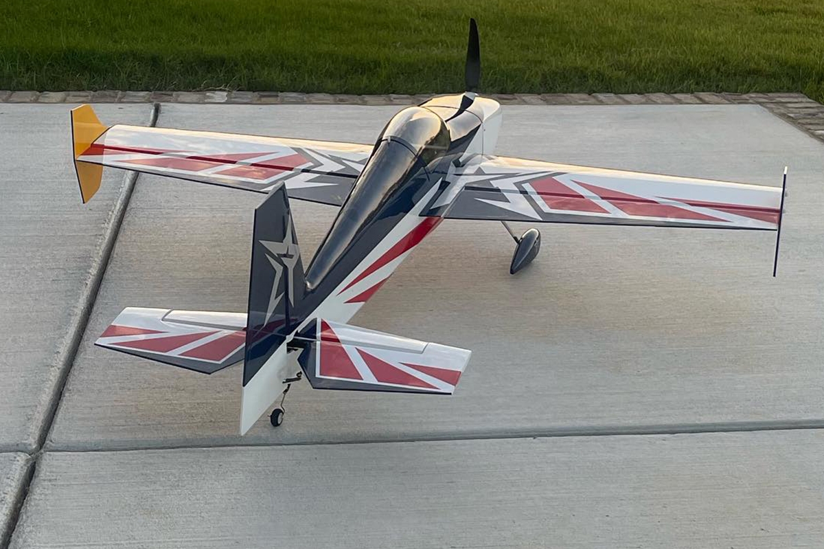 51" Slick 540 ARF - červená/modrá