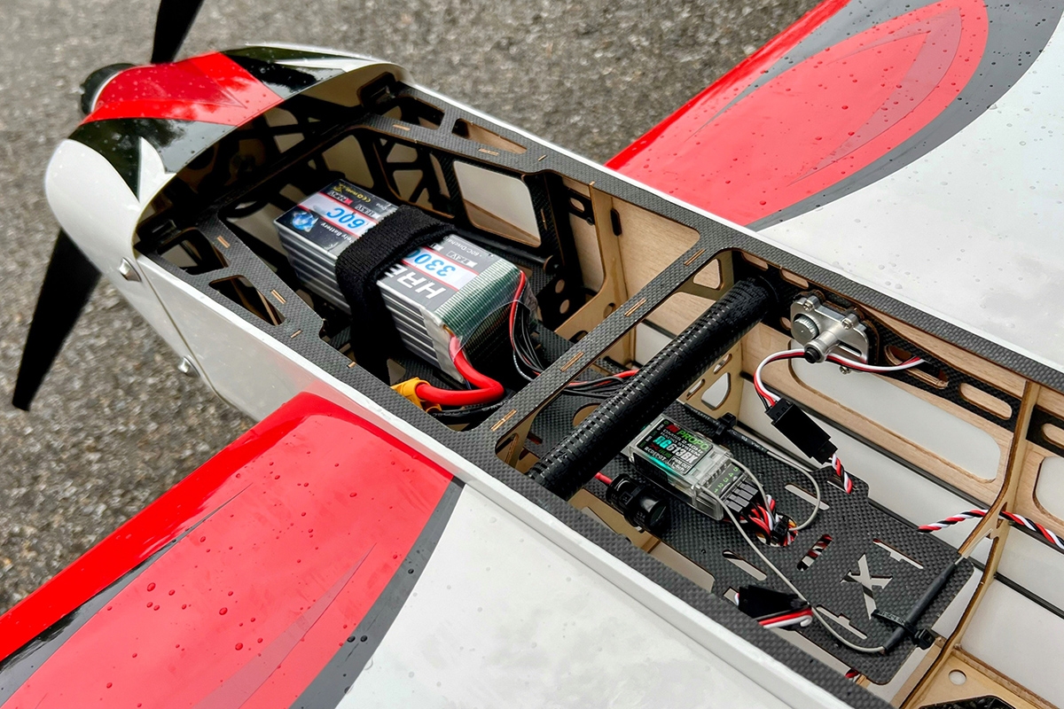 60" Edge 540T V2 EXP - Červená/Černá 1,52m
