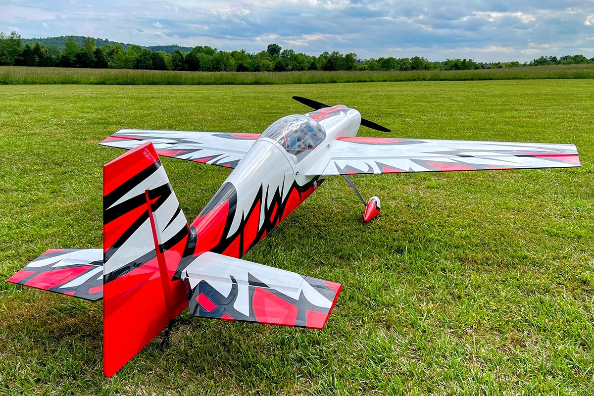 104" Edge 540T Červená/Bílá 2,64m