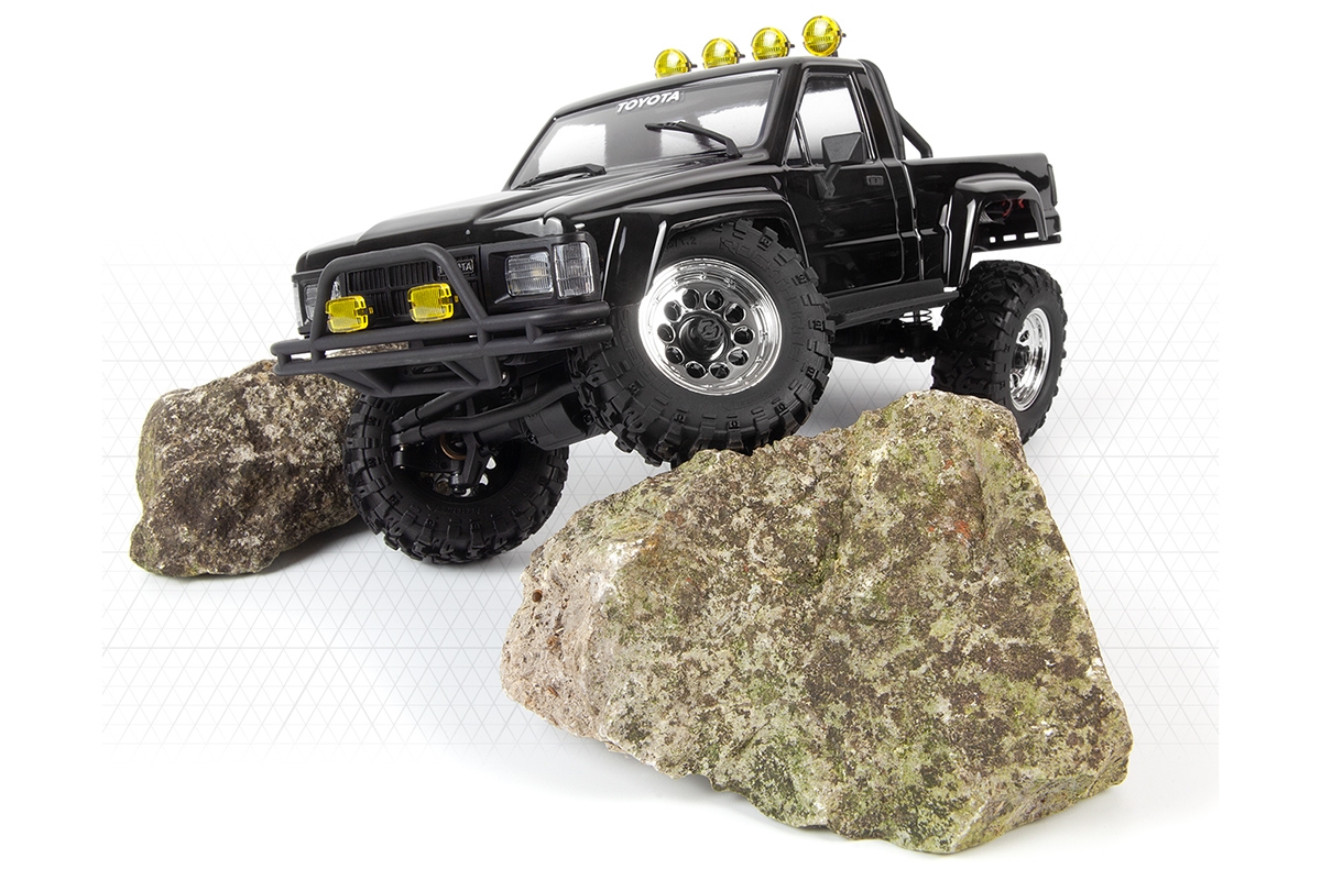 Venture18 1985 Toyota Hilux SR5 - černý