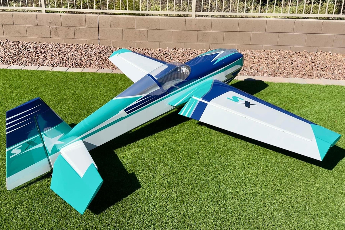 103" Extra SX ARF - modrá 2,61m
