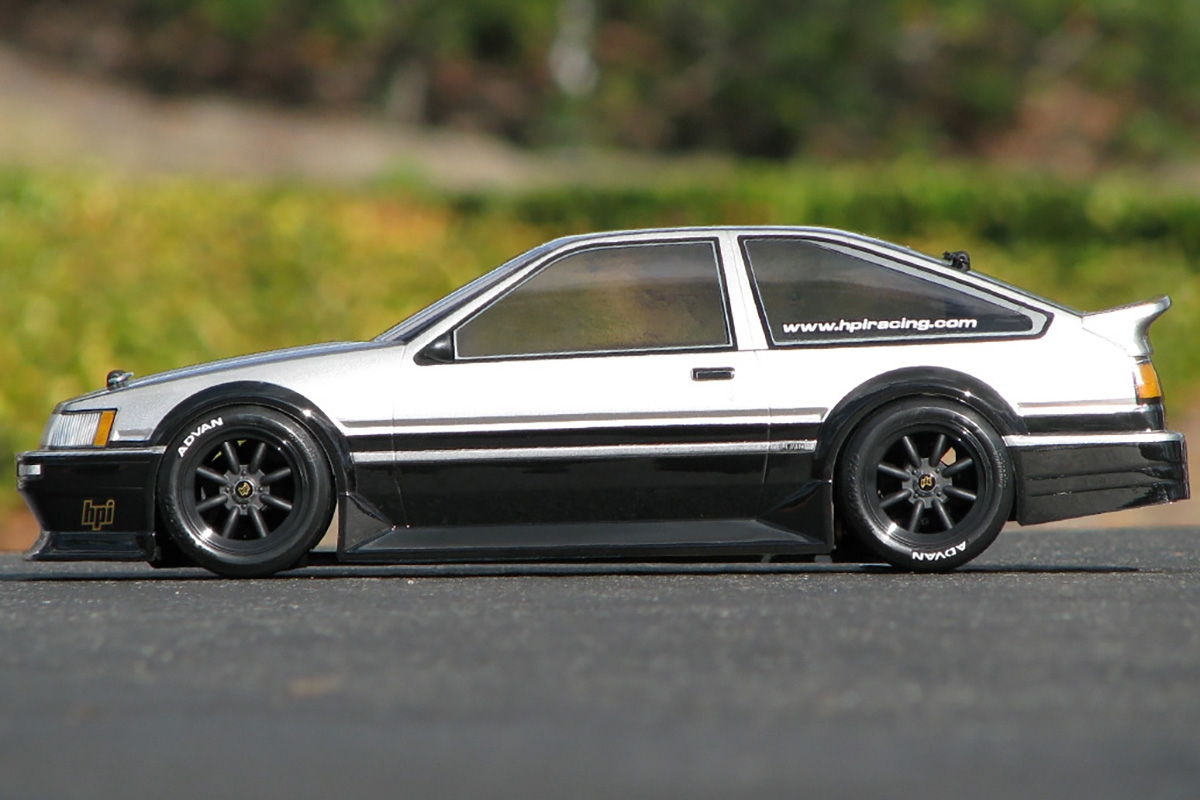 Čirá karoserie Toyota Corolla Levin (rozvor 225 mm)