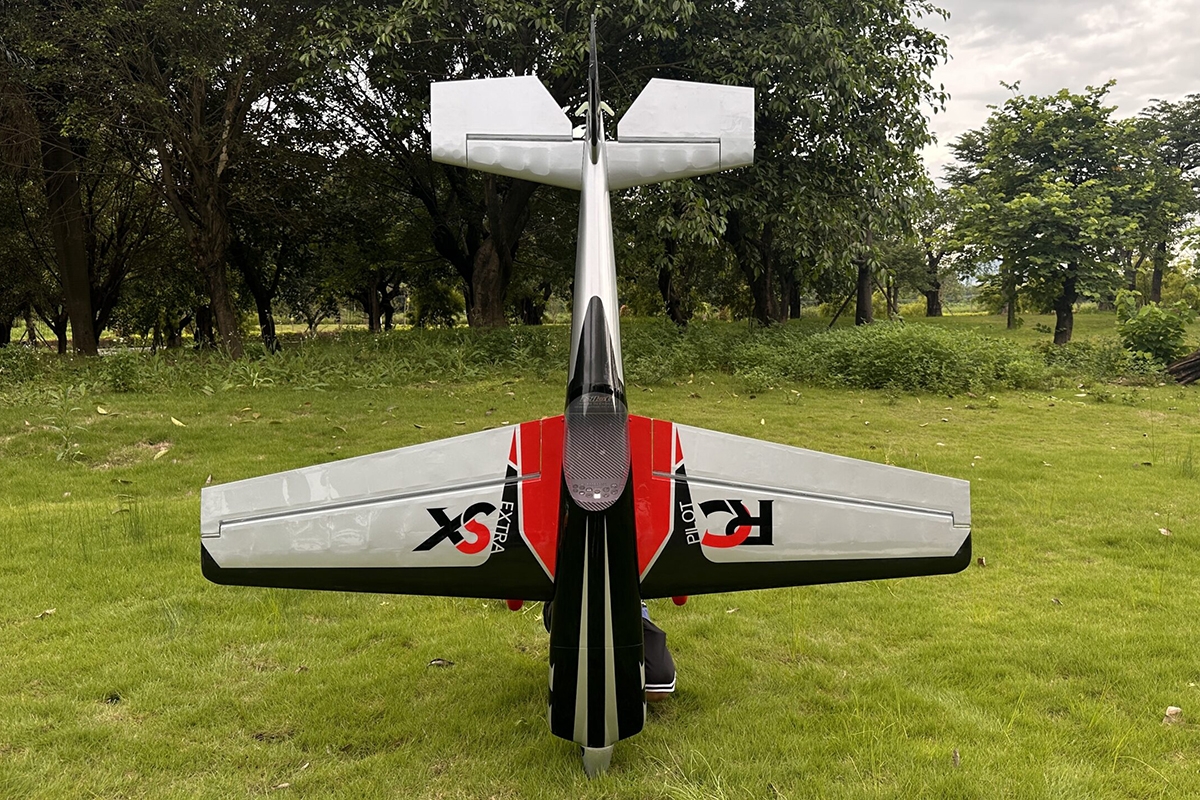 90" Extra 330SX (2,29m) 60cc Červeno-Černá