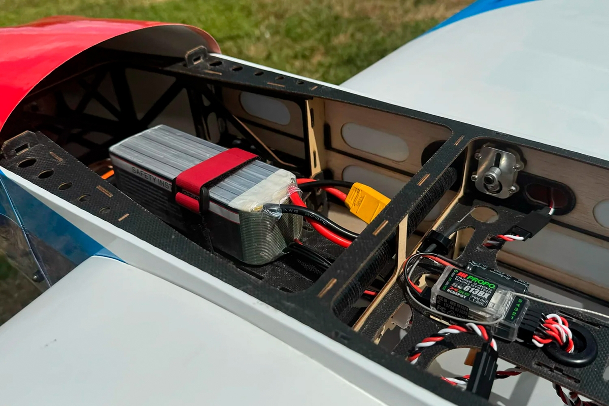 67" Laser - Modrá/Červená/Bílá 1,70m