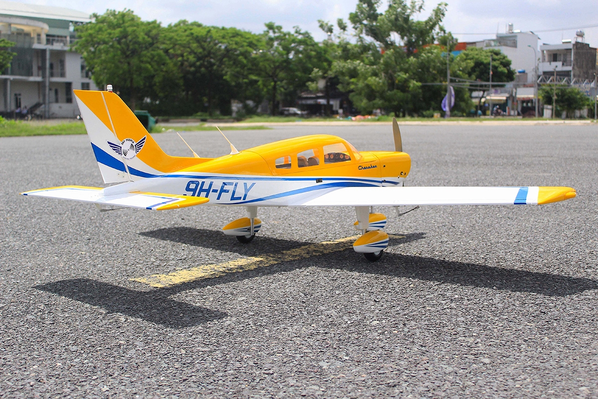 Piper Cherokee 1,53m Žlutý