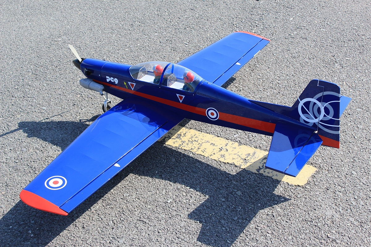 Pilatus PC9 Modrá/Červená 1,54m