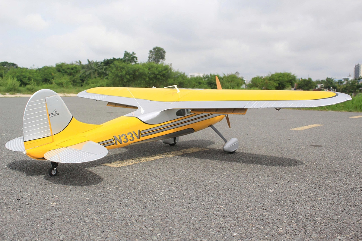 Cessna 195 2,28m Žlutá