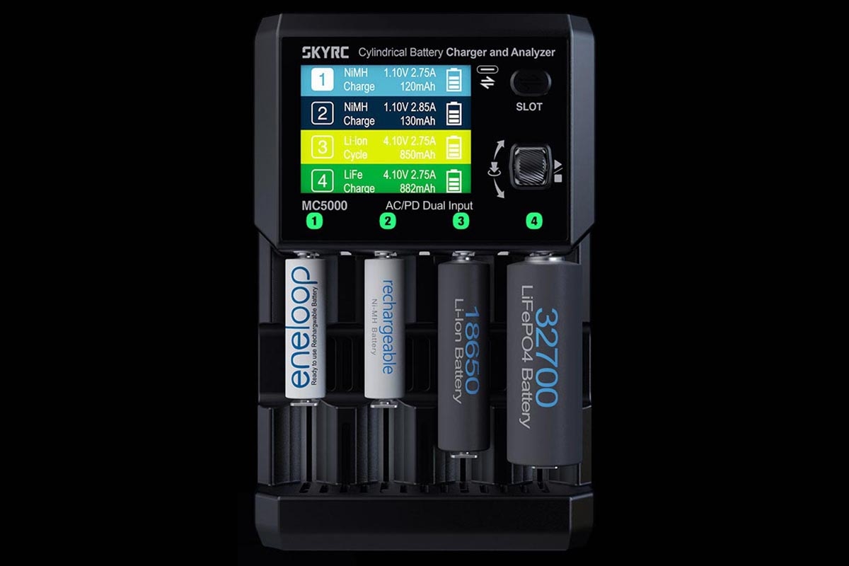 SKY RC MC5000 Nabíječ a analyzér cylindrických baterií