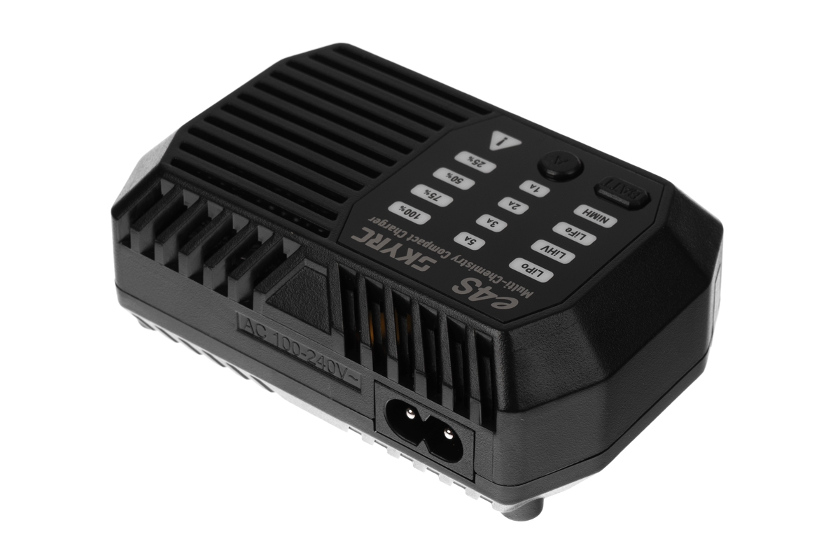 SKY RC e4S nabíječ