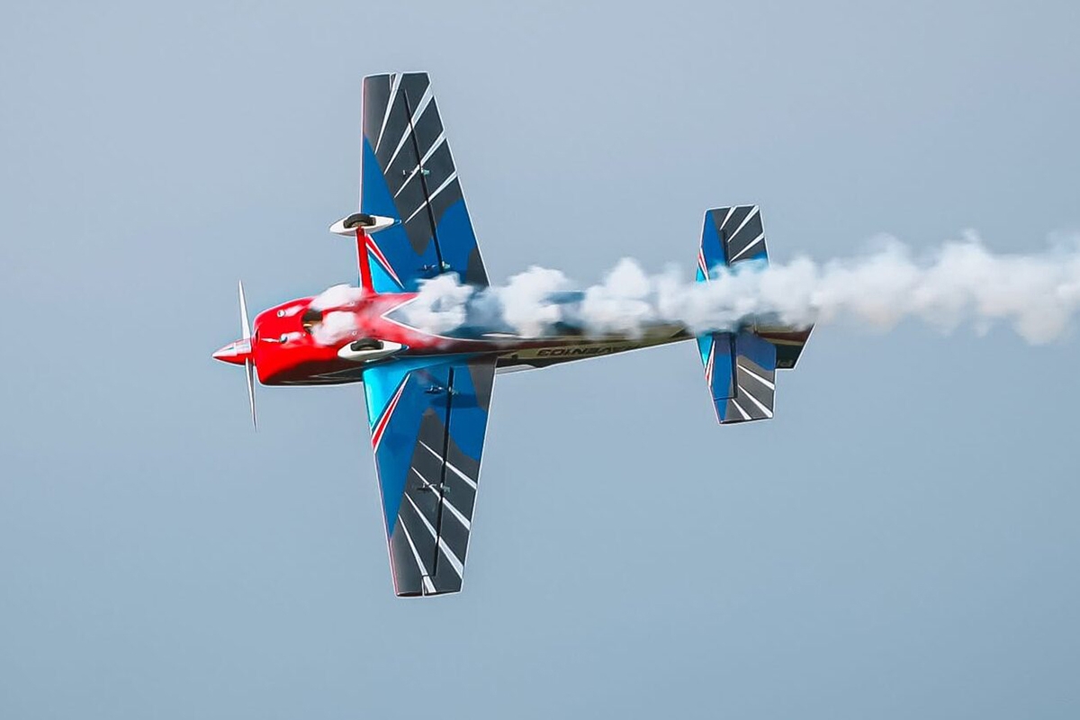 103" Raven (2,62m) 120cc Červená-Modrá