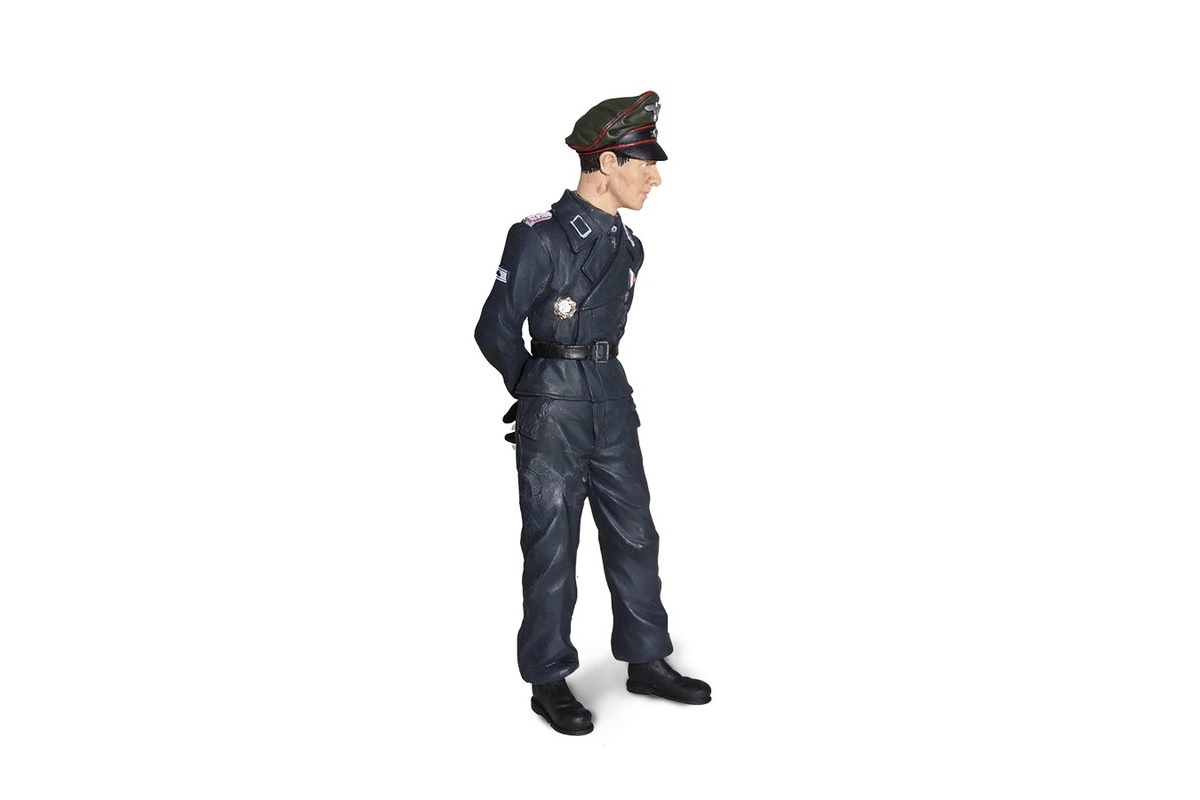 1/16 figurka stojícího německého vyššího vůdce útočné jednotky Jochena Peiper z 2 sv. vál.