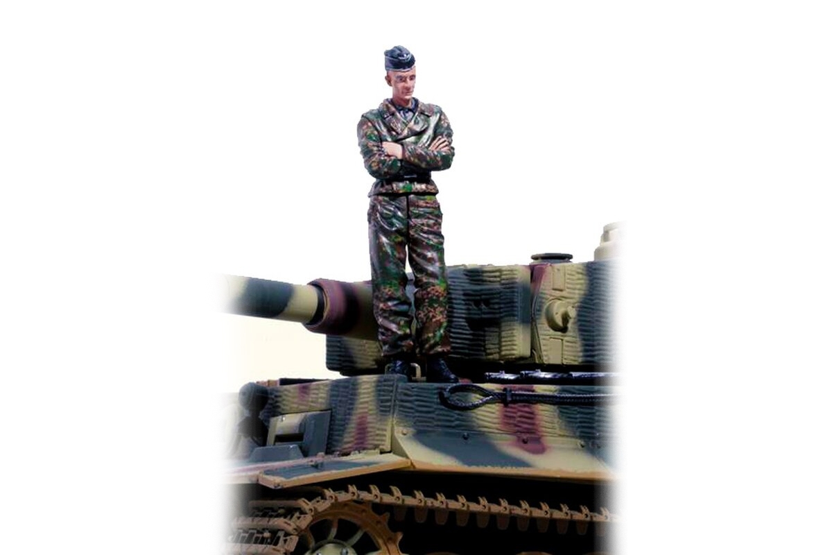 1/16 figurka stojícího německého střelce z 2 sv. války, ručne malovaná