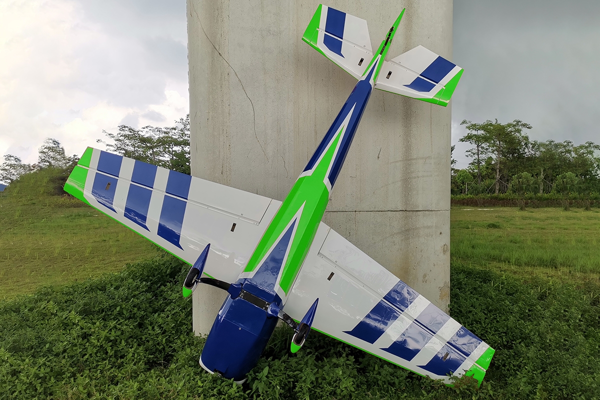 125" Extra 300 V4 Plus - Zelená/Bílá 3,35m