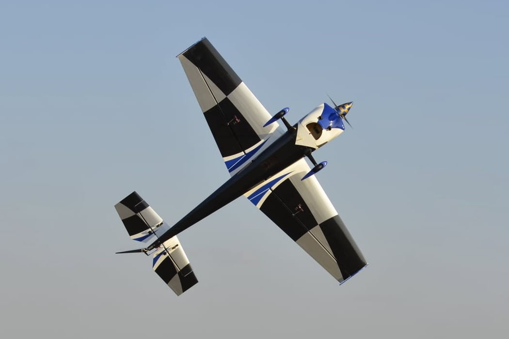 103" Laser Z200 ARF - modrá 2,61m