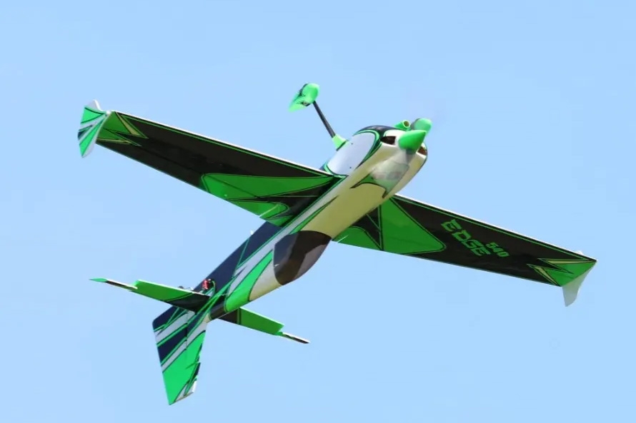 60” Edge 540 ARF - žlutá 1,52m