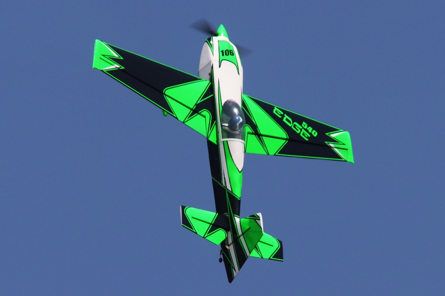 106" Edge 540 ARF - zelená 2,69m