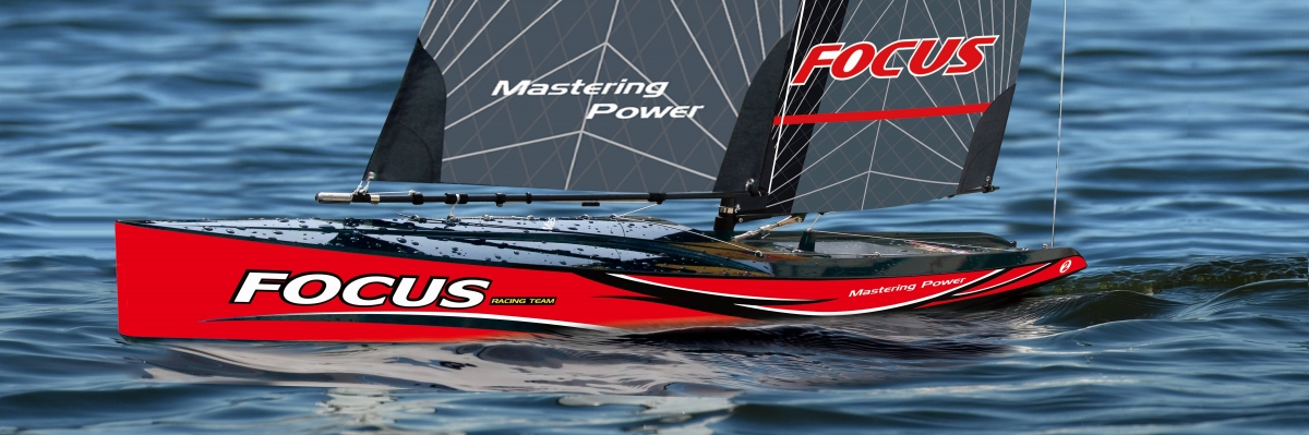 Focus V3 RTR plachetnice - červená