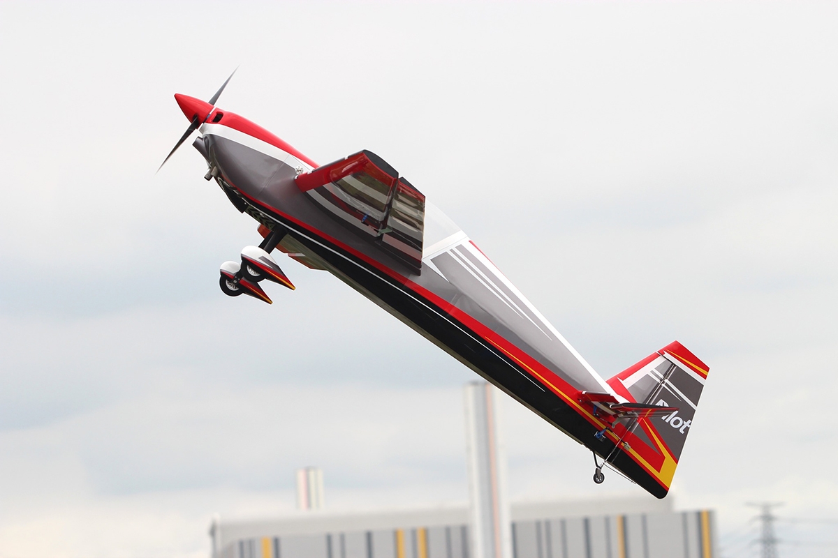 67" Slick 1702mm Červený
