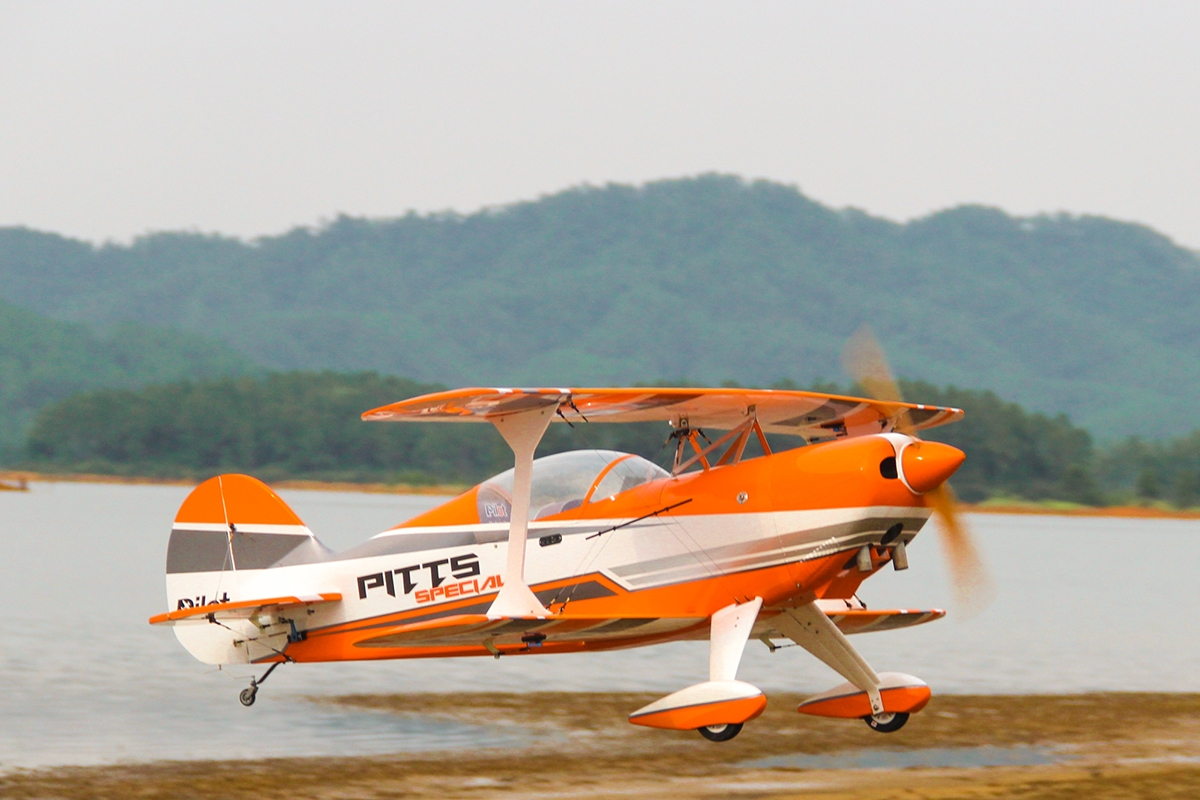 87" Pitts S2B Oranžový (2,2m)