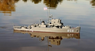 USS Whitehall A 180 hlídkový člun 584mm
