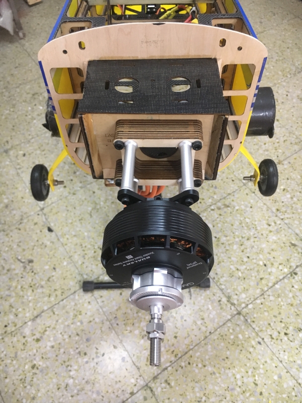 67" Laser 1702mm 20cc Oranžovo-Šedý