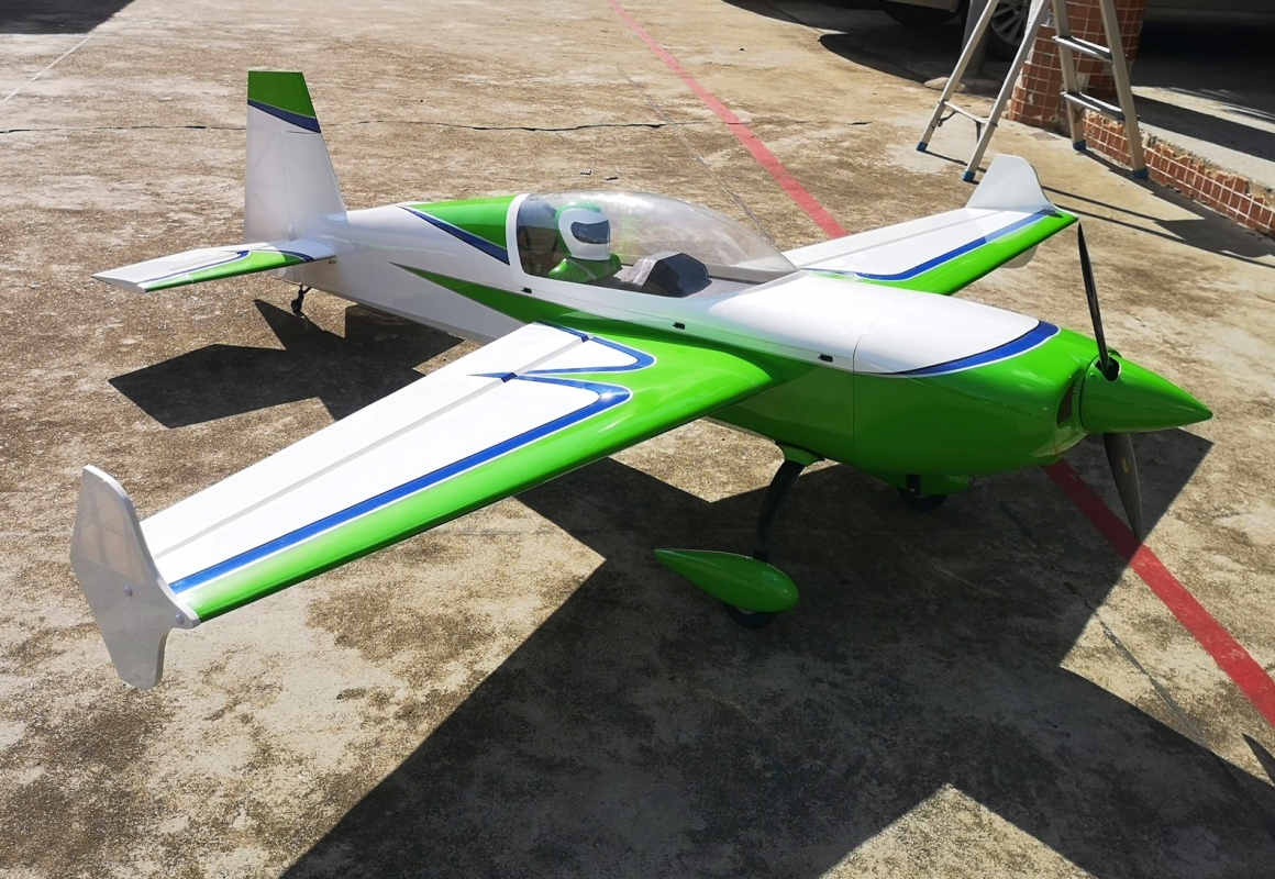 91" Extra 300 V2 EXP - Zelená 2,31m
