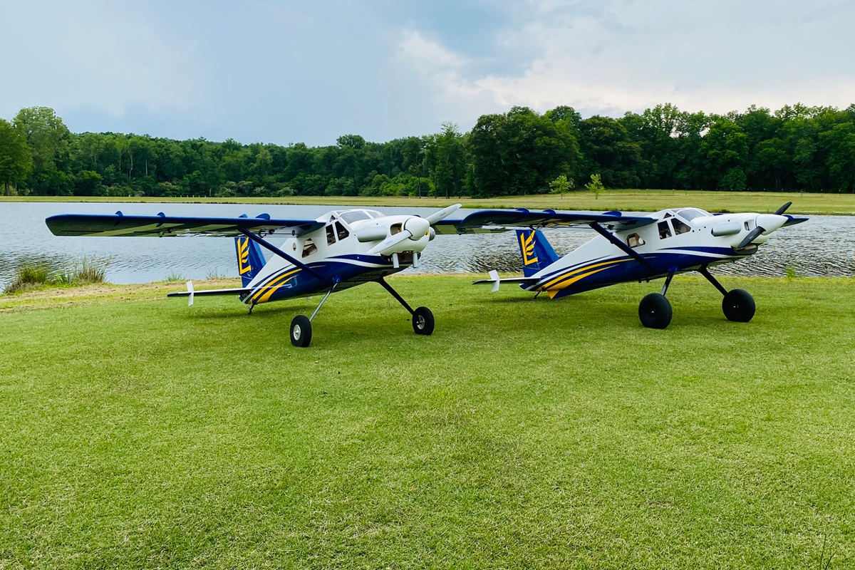140" Turbo Bushmaster - Modrá/Bílá 3,51m
