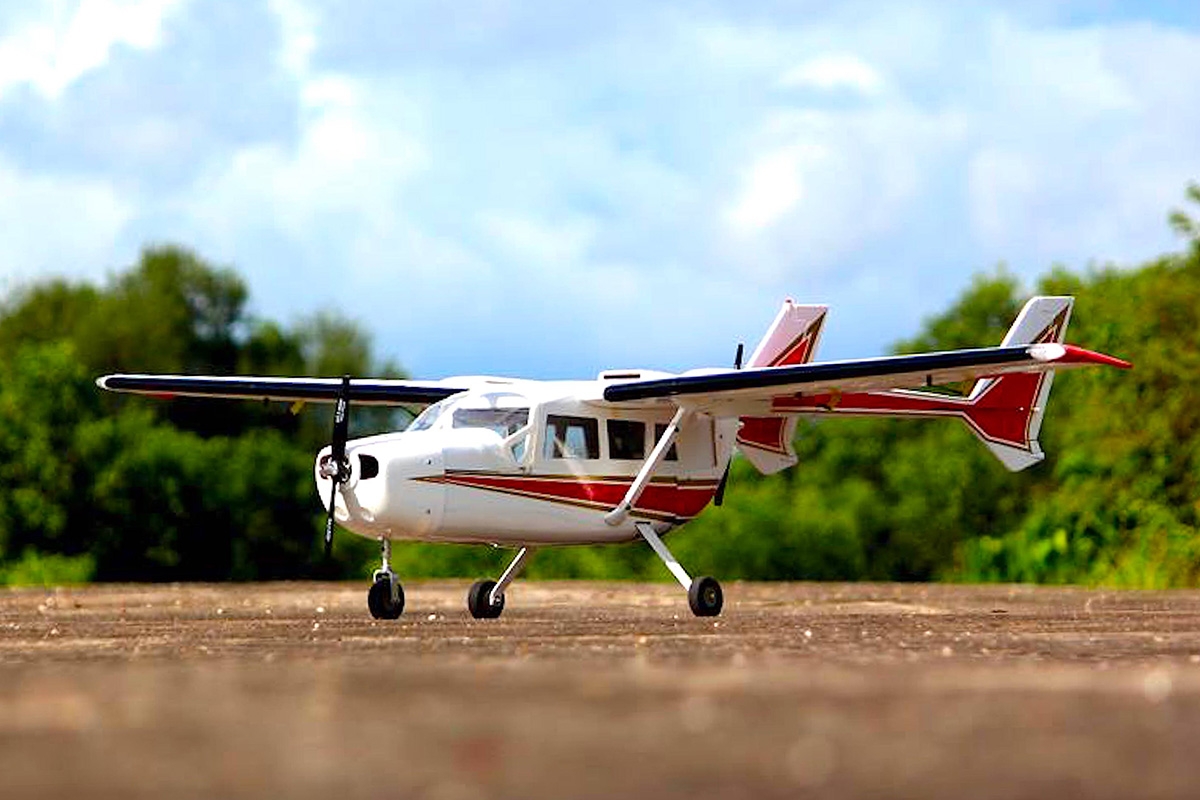 Cessna 337 Skymaster 1,95m