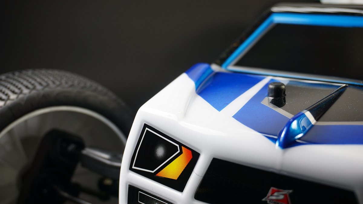 SWORKZ 1/8 Off Road RHINOCERO III Speed čirá lexanová karoserie, 1 ks.